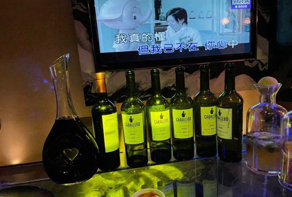 杭州哪有ktv招聘酒水促销员,有学历要求吗？
