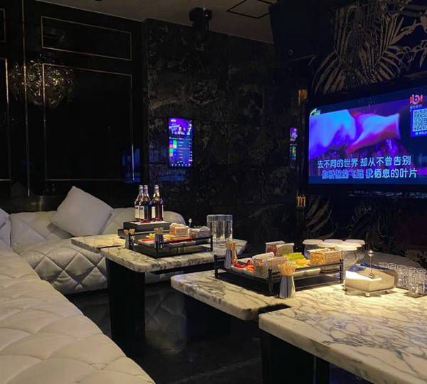 杭州哪里酒吧招聘大客户管家,(三十岁了该不该去夜场上班？)