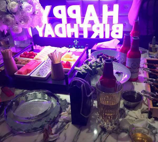 上海新开的酒吧招聘商务队长,(夜场男模好不好做？)