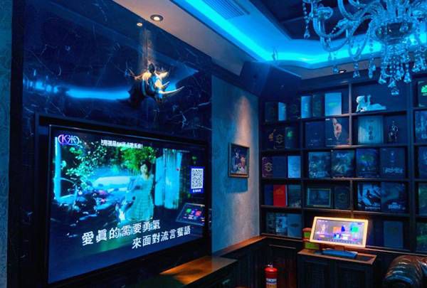 上海新开的酒吧ktv招聘包厢服务员,(夜场做服务员怎么样呢？)