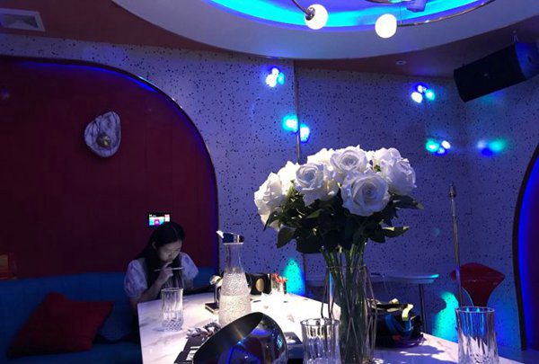 上海好上班酒吧ktv招聘女服务员,夜场如何吸引客人选你？
