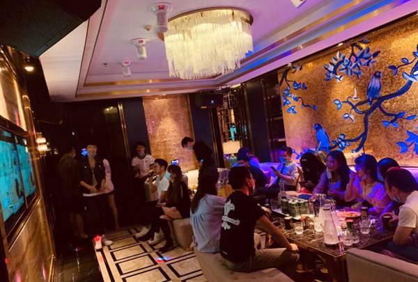 上海哪里酒吧招聘包厢商务管家,(女生ktv上班好不好？)