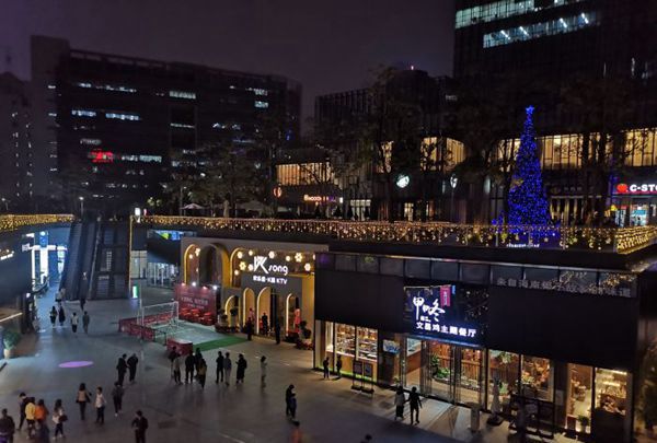 上海给小费多的酒吧ktv招聘商务接待,夜场上班适合穿黑色衣服吗？

