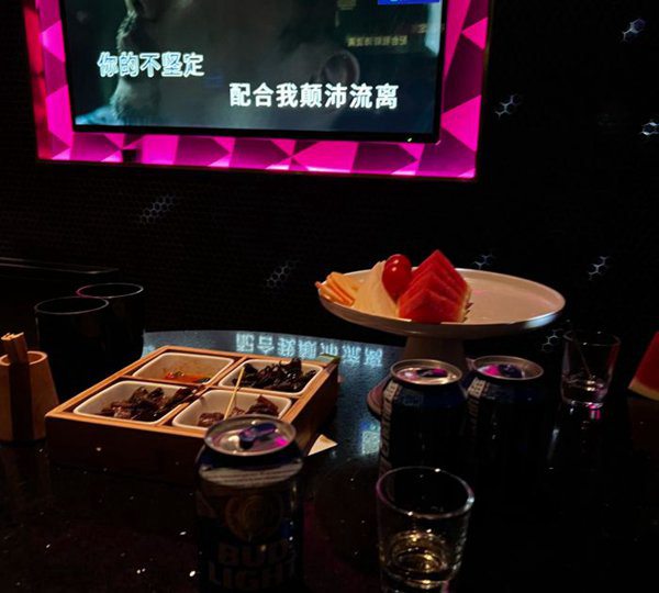 上海高级夜场ktv招聘酒水促销员,服装和形象要求是怎样的？
