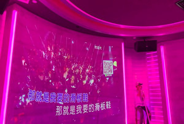 上海哪些酒吧招聘酒水促销员,夜场如何吸引客人选你？
