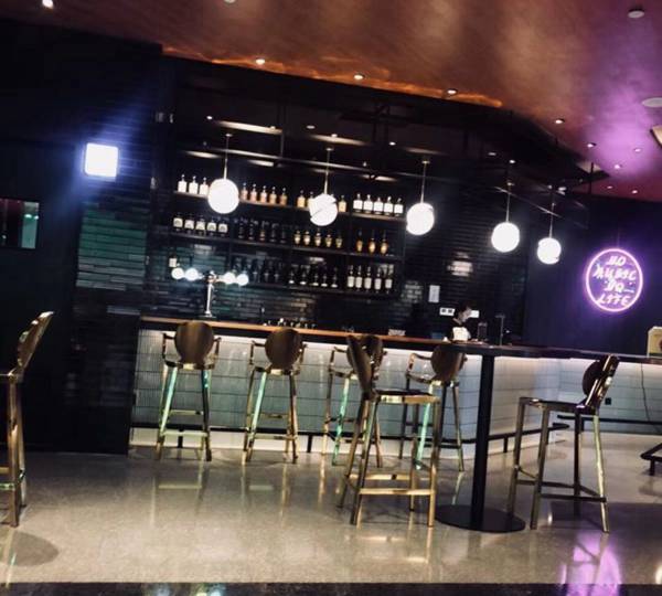 无锡滨湖区酒吧ktv招聘女服务员,有没有职位上升空间