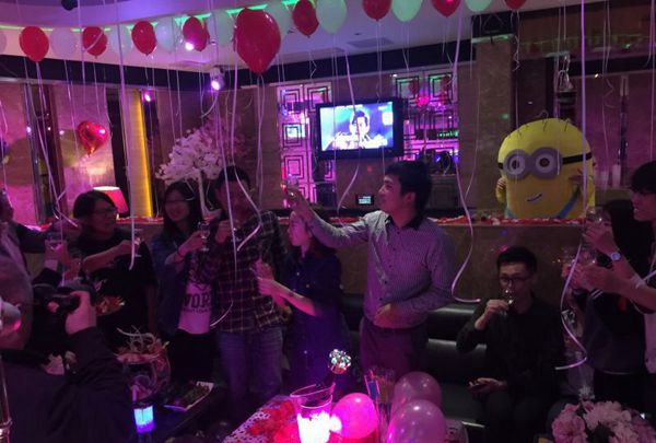 上海新开的酒吧ktv招聘大客户管家,(夜场女是干什么的？)