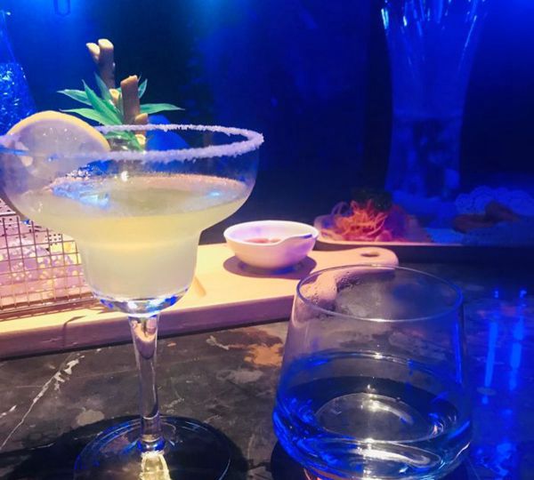 上海顶级酒吧招聘女服务员,上班需要喝酒吗？
