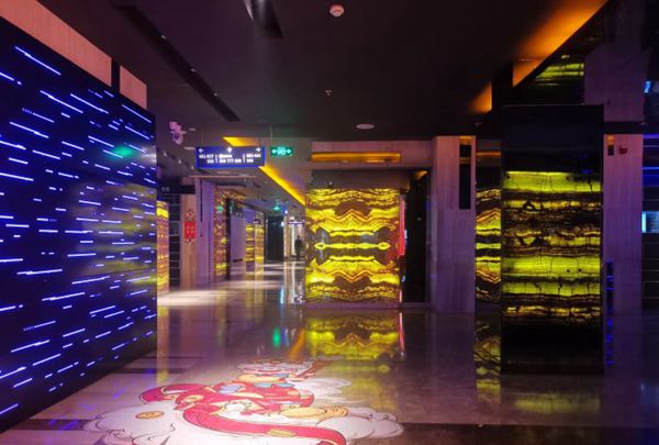 上海新开的酒吧ktv招聘服务员,(夜场怎么吸引客人？)