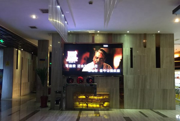 上海欢歌天天量贩式KTV(高东店)招聘包厢商务礼仪,(上班轻松,工资高,收入高)
