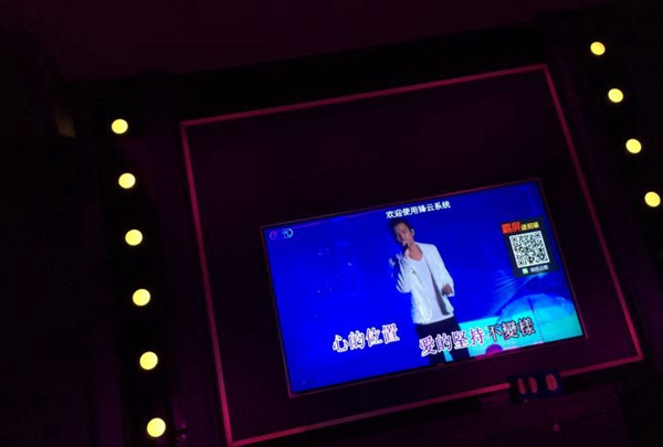 上海新开的夜总会招聘包厢点歌服务生,(女性夜场上班服装要求？)