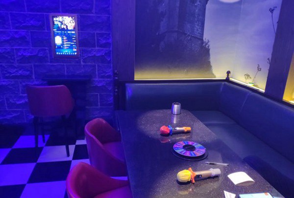 上海新开的酒吧ktv招聘大客户管家,(去ktv做服务员好不好？)
