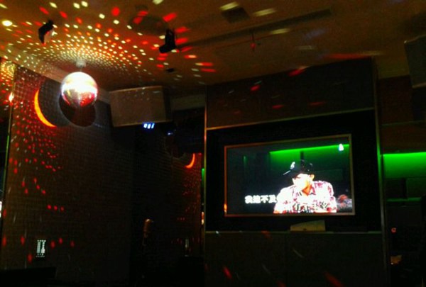 上海新开的酒吧ktv招聘驻场商务领班,(在夜场上班工资怎么样？)