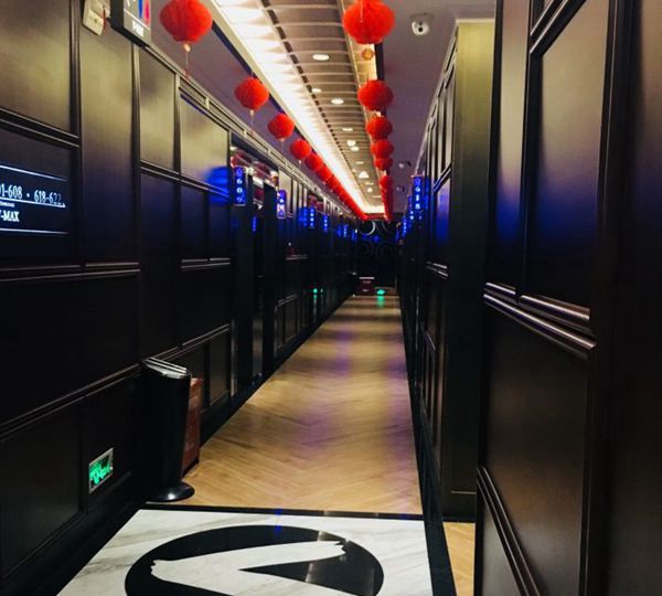 上海豪华的酒吧招聘包厢陪唱,工作时间和排班制度是怎样的？
