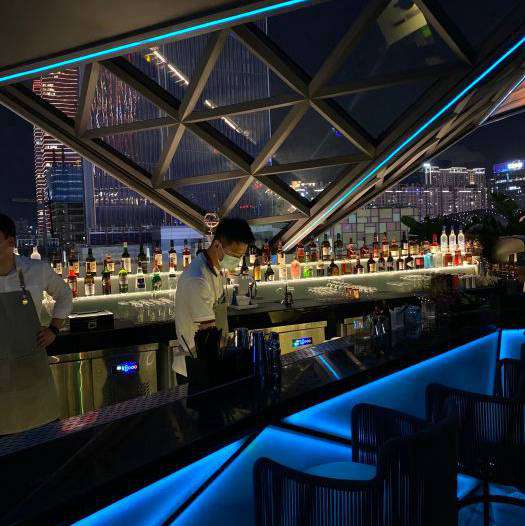 上海哪里酒吧招聘服务员,(夜场怎么吸引客人？)