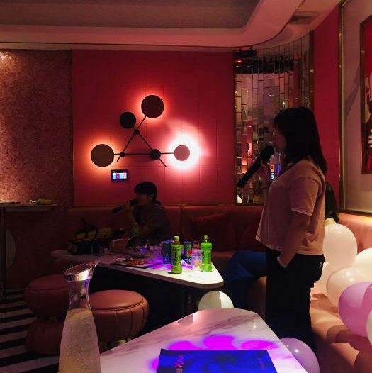 上海收入高的酒吧ktv招聘包厢气氛组,怎么化妆能让客户点你的台