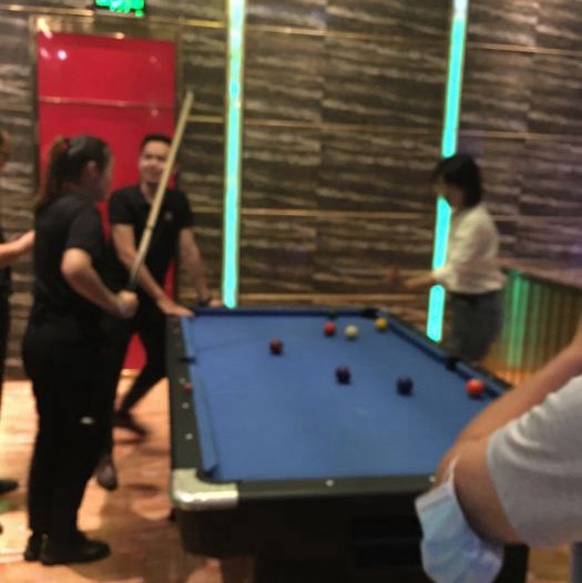 上海新开的酒吧ktv招聘包厢商务管家,(可以在本地夜场上班吗？)