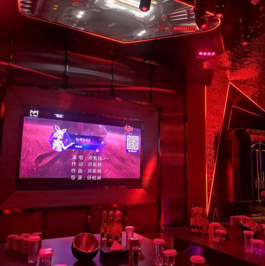杭州新开的酒吧ktv招聘包厢点歌服务生,(什么叫做夜场活动？)
