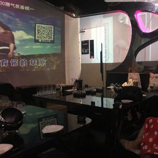 上海有小费拿的夜总会招聘酒水促销员,夜场如何吸引客人选你？
