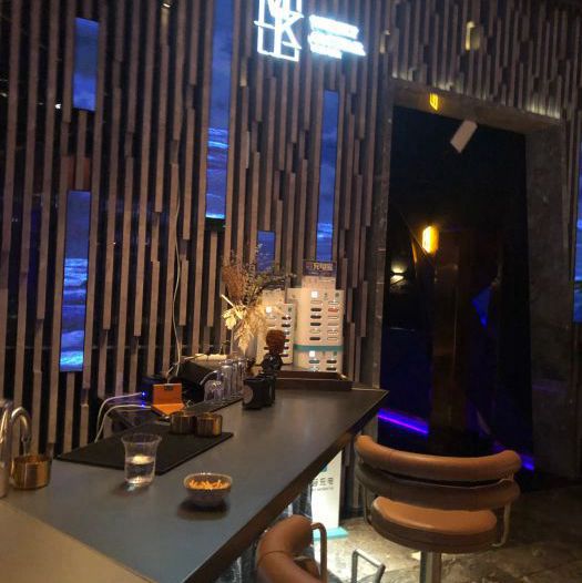 上海新开的酒吧ktv招聘商务礼仪,(男生做夜场好不好做？)