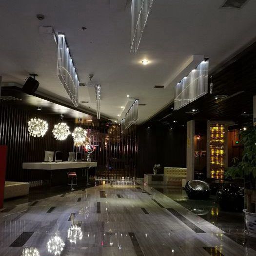 杭州新开的酒吧ktv招聘包厢服务员,(女性夜场上班服装搭配？)
