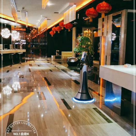 上海新开的酒吧招聘女服务员,一天上几个小时班
