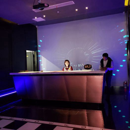 上海浦东新区曹路镇附近酒吧招聘包厢服务员,过年放假吗？
