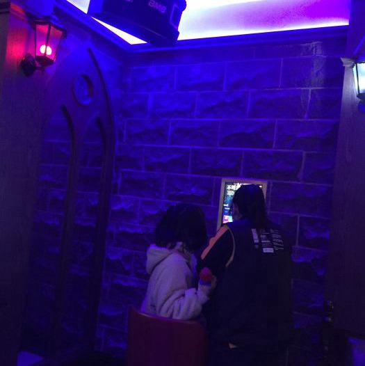 上海中低端酒吧招聘商务模特,一天上几个小时班
