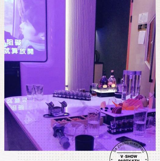 上海新开的酒吧ktv招聘大客户管家,(女孩在夜场上班做什么工作？)
