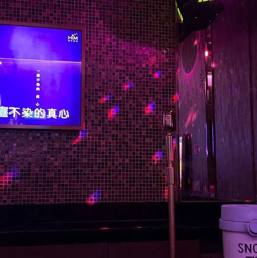 杭州余杭区酒吧招聘包厢服务员,(做夜场服务员好不好做呢？)